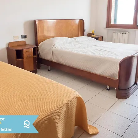 Senigallia, Bilocale Sul Mare Con Inclusa - Se006